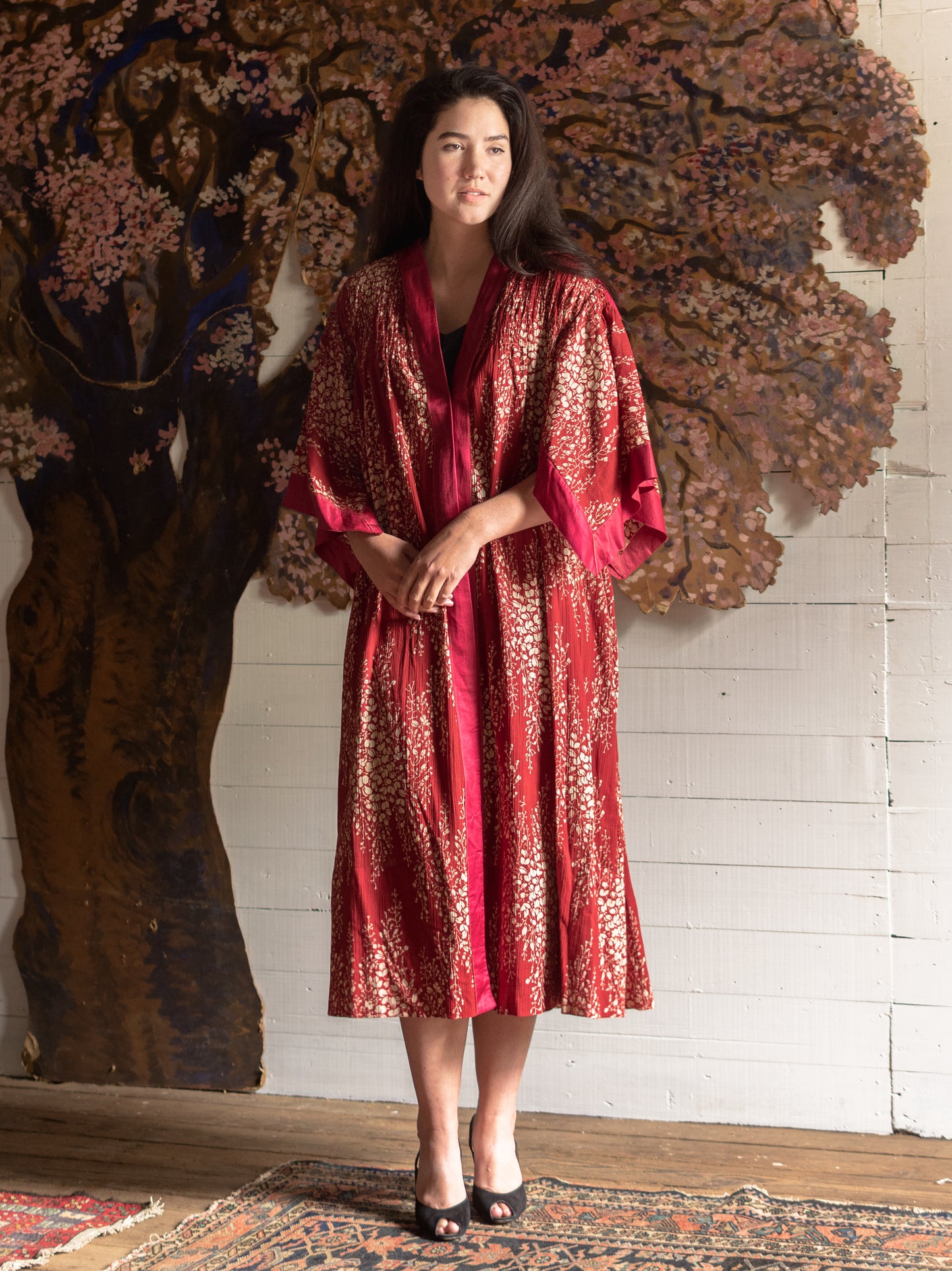 Antique 1900s Wisteria Print Japanese Kimono Style Wrapper Robe Dress