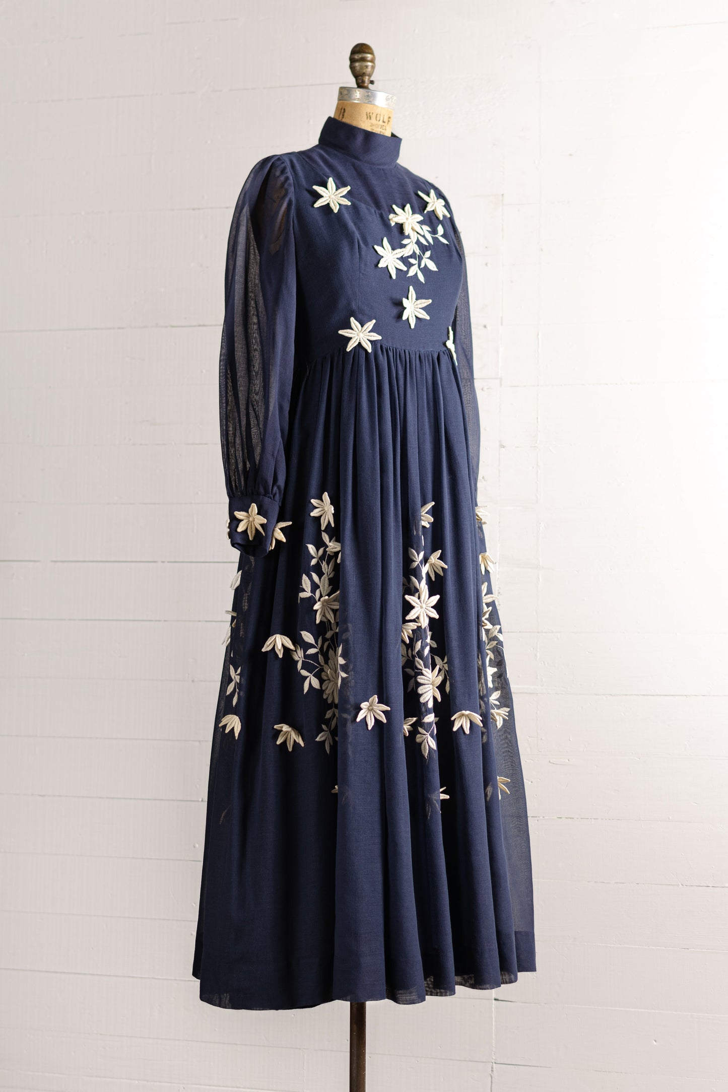 1970s Flawless Nan Duskin 3D Daisy Full Length Dress - Size S M - Second Sight Vintage